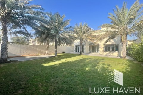Villa in Jumeirah Park, Dubai, UAE 3 bedrooms, 284.75 sq.m. № 380162 - photo 16