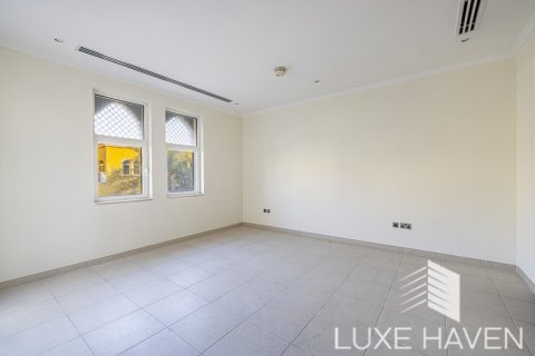 Villa in Jumeirah Park, Dubai, UAE 3 bedrooms, 284.75 sq.m. № 380162 - photo 10