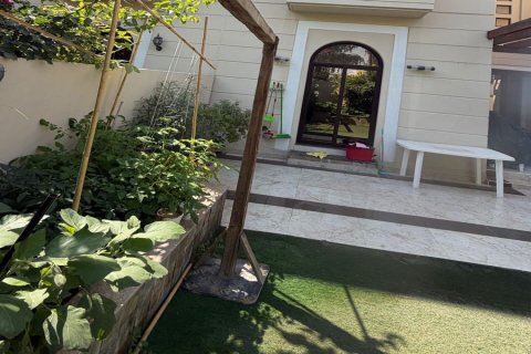 Villetta a schiera in vendita a Mudon, Dubai, EAU 4 camere da letto, 366 mq. № 718599 - foto 6