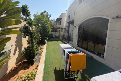 Villetta a schiera in vendita a Mudon, Dubai, EAU 4 camere da letto, 366 mq. № 718599 - foto 4
