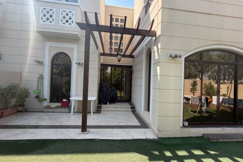 Villetta a schiera in vendita a Mudon, Dubai, EAU 4 camere da letto, 366 mq. № 718599 - foto 22