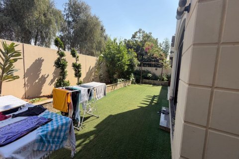Villetta a schiera in vendita a Mudon, Dubai, EAU 4 camere da letto, 366 mq. № 718599 - foto 2
