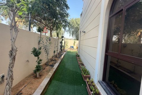 Villetta a schiera in vendita a Mudon, Dubai, EAU 4 camere da letto, 366 mq. № 718599 - foto 18
