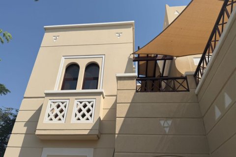 Villetta a schiera in vendita a Mudon, Dubai, EAU 4 camere da letto, 366 mq. № 718599 - foto 11