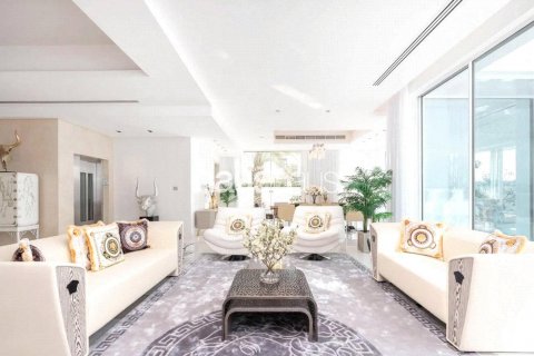 Villa te huur in Palm Jumeirah, Dubai, VAE 6 slaapkamers, 1034 vr.m., nr 626932 - foto 2