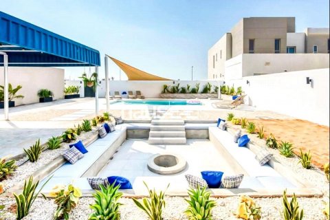 Villa Umm Suqeim, Dubaijā, AAE 4 istabas, 1171 m2 Nr. 626933