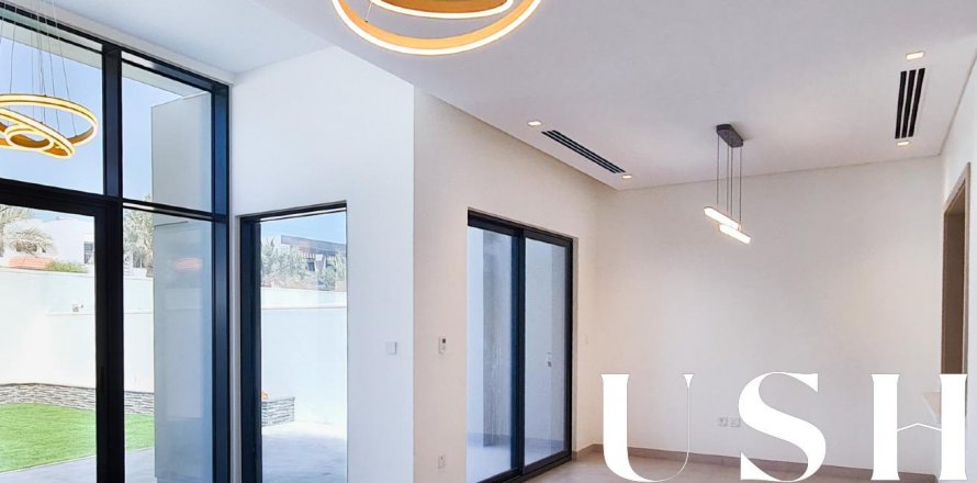 Kaupunkipientalo Al Furjan, Dubai, Arabiemiraatit 2 makuuhuonetta, 254 m2 № 621038
