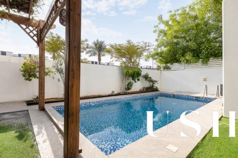 Townhouse sa Mudon, Dubai, UAE 3 silid-tulugan, 268 sq.m. № 621028 - larawan 11