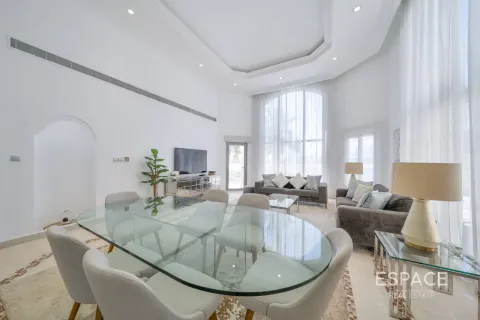 Vila v Palm Jumeirah, Dubai, SAE 4 spálne, 465 m2 č. 738058 - Fotografia 5