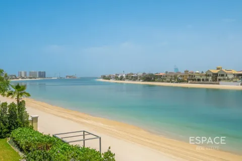 Vila di Palm Jumeirah, Dubai, UAE 4 bilik tidur, 465 meter persegi № 738058