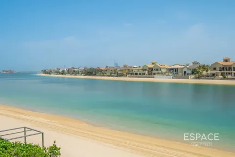Vila v Palm Jumeirah, Dubai, SAE 4 spálne, 465 m2 č. 738058 - Fotografia 17