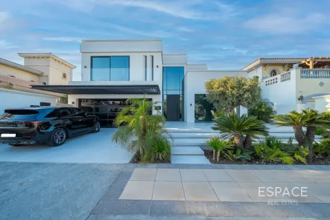 Vilë në Palm Jumeirah, Dubai, Emiratet e Bashkuara Arabe 5 dhoma gjumi, 553 m2. № 738009