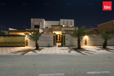Vila v Al Barsha, Dubai, SAE 4 ložnice, 1394 m² Č.: 715092