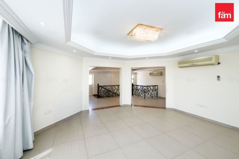 Зняти в оренду віллу в Аль-Барша, Дубай, ОАЕ 4 спальні, 1394м2, № 715092 - фото 2