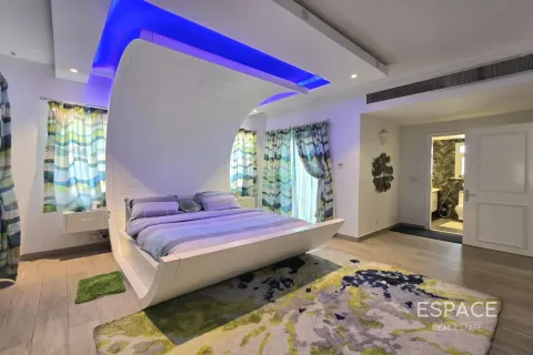 Shtëpi në qytet në Arabian Ranches, Dubai, Emiratet e Bashkuara Arabe 4 dhoma gjumi, 297 m2. № 650286 - Foto 13