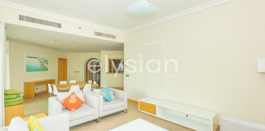 Квартира в Пальма Джумейра, Дубай, ОАЭ 3 спальни, 3824м2 № 586219