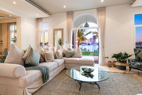 Villa para arrendamento em Palm Jumeirah, Dubai, EAU 6 quartos, 1245 m2 № 586218 - foto 3