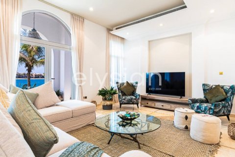 Villa para arrendamento em Palm Jumeirah, Dubai, EAU 6 quartos, 1245 m2 № 586218 - foto 4