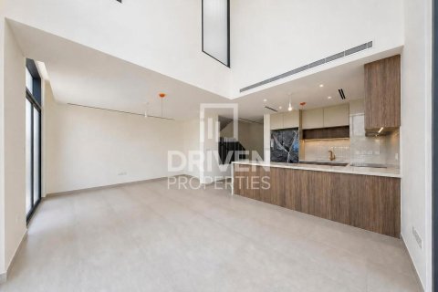 Villa a Mudon, Dubai, EAU 4 camere da letto, 294.22 mq. № 762055