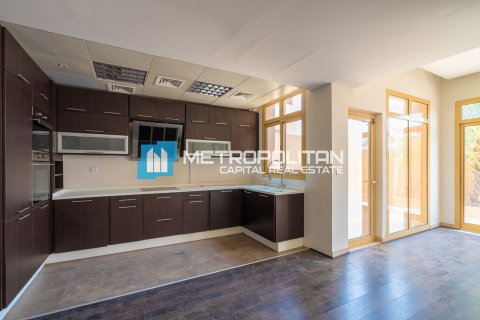 Városi lakóépület itt: Khalifa City, Abu Dhabi, EAE, 4 hálószoba, 382.1 m², azonosító: 694641 - fénykép 5