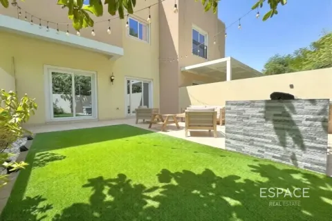 Villa sa Dubai Land, UAE 3 silid-tulugan, 177 sq.m. № 737843 - larawan 2