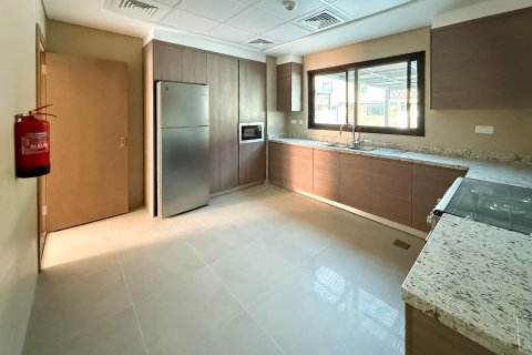 Townhouse in Sharjah, UAE 4 bedrooms, 255.48 sq.m. № 749051 - photo 27