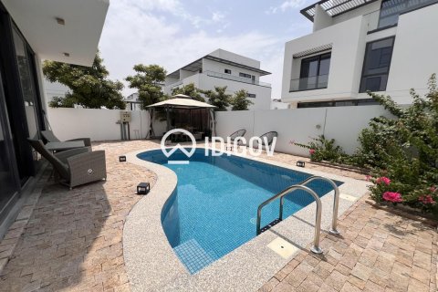 Вилла в Sharjah Waterfront City, Шарджа, ОАЭ 4 спальни, 242.85м2 № 758588