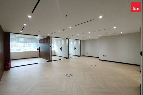 Office i Dubai, UAE 93.4 kvm № 732965
