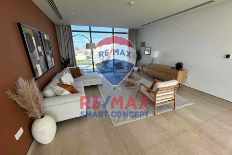 Villa à vendre à  Abu Dhabi, EAU 5 chambres, 1232.1 m2 № 573768 - photo 2