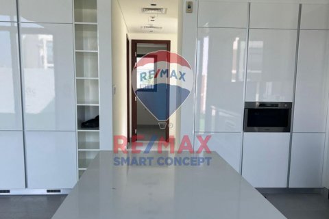 Villa te koop in Abu Dhabi, VAE 4 slaapkamers, 994.3 vr.m., nr 595695 - foto 7