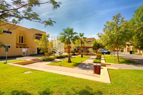 Vila di Al Raha Gardens, Abu Dhabi, UAE 5 bilik tidur, 389 meter persegi № 716332