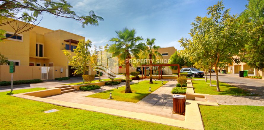 וילה ב Al Raha Gardens, Abu Dhabi, איחוד האמירויות 5 חדרי שינה, 389 מ"ר מספר 716332