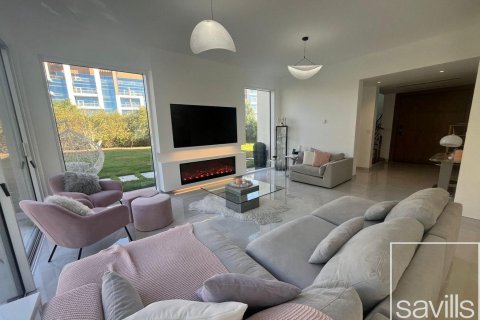 Villa para venda em Jumeirah Village Triangle, Dubai, EAU 3 quartos, 814.02 m2 № 766796 - foto 2