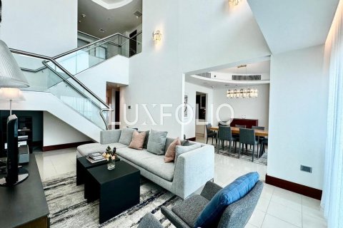 Huoneisto International City, Dubai, Arabiemiraatit 3 makuuhuonetta, 246 m2 № 627264