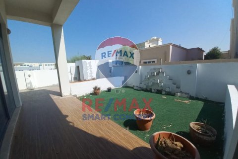 וילה ב Khalifa City, Abu Dhabi, איחוד האמירויות 420 מ