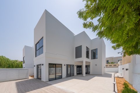 Vilă în Umm Suqeim, Dubai, EAU 4 dormitoare, 1086.59 mp.  №750950
