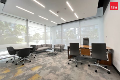 Oficina en alquiler en Umm Ramool, Dubai, EAU 2104.6 m2 № 760793 - foto 2