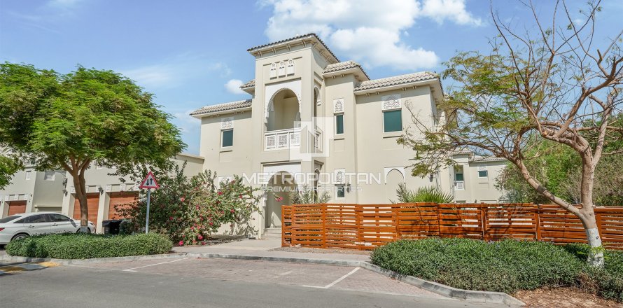 Villa a Al Furjan, Dubai, EAU 4 camere da letto, 502 mq. № 664261