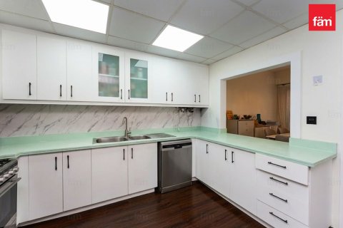 Apartament de închiriat în Dubai, EAU 3 dormitoare, 178.7 mp. №702690 - poză 13