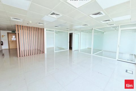 Oficina en Dubai, EAU 102 m² № 702694