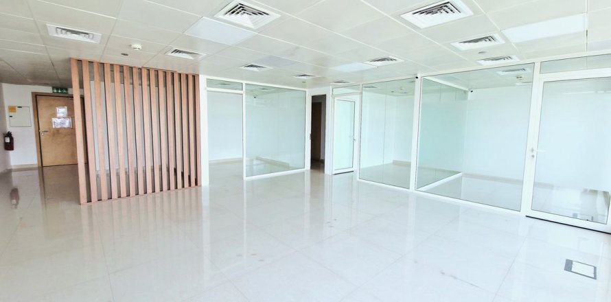 Office in Dubai, UAE 102 sq.m. № 702694