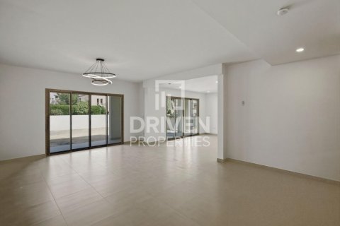 Villa a Jebel Ali, Dubai, EAU 4 camere da letto, 567.82 mq. № 757117