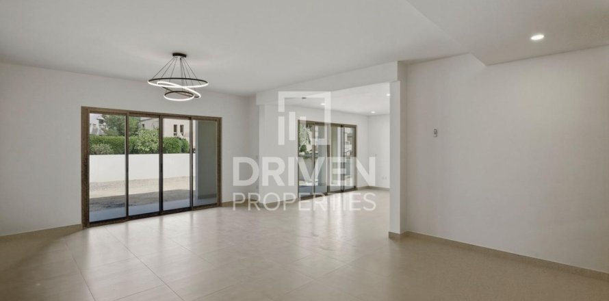 ویلا در Jebel Ali، Dubai ، امارات متحده عربی 4 خوابه ، 567.82 متر مربع.  شماره 757117