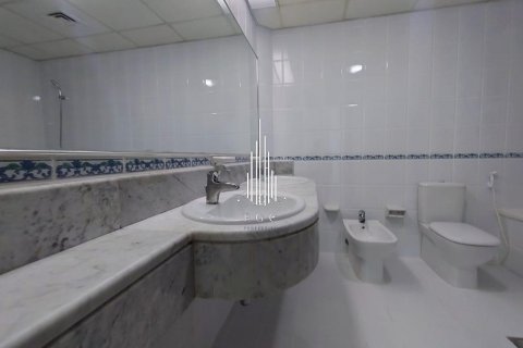 Снять в аренду квартиру в Hamdan Street, Абу-Даби, ОАЭ 3 спальни, 213.7м2, № 572856 - фото 23