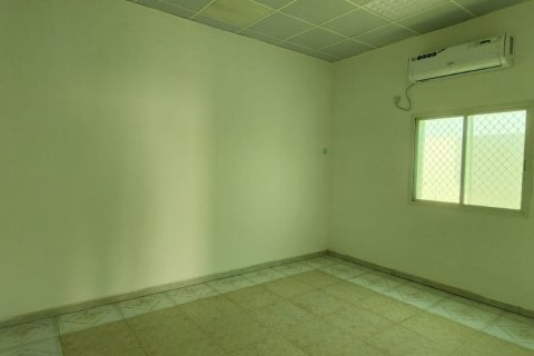 Vilë në Al Mairid, Ras Al Khaimah, Emiratet e Bashkuara Arabe 3 dhoma gjumi, 279 m2. № 735017 - Foto 5