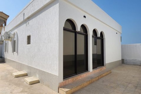 Vilë në Al Mairid, Ras Al Khaimah, Emiratet e Bashkuara Arabe 3 dhoma gjumi, 279 m2. № 735017