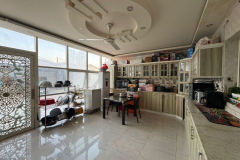 Seih Al Harf, Ras Al Khaimah, UAE의 판매용 빌라 침실 5개, 595제곱미터 번호 735018 - 사진 13