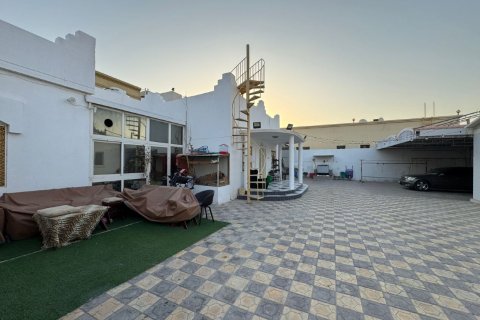 Seih Al Harf, Ras Al Khaimah, UAE의 판매용 빌라 침실 5개, 595제곱미터 번호 735018 - 사진 4
