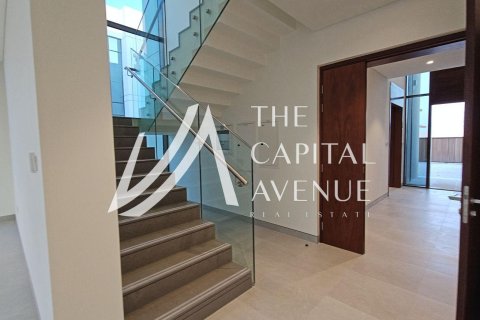 Kaupunkipientalo Abu Dhabi, Arabiemiraatit 3 makuuhuonetta, 228.82 m2 № 764484 - kuva 2