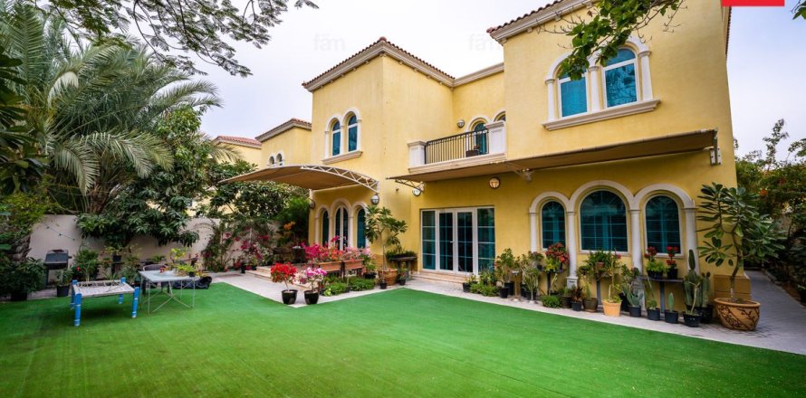 Vila di Dubai, UEA 3 kamar tidur, 520.4 m2 nomor 701302